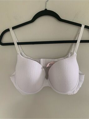 Victoria’s Secret White Padded Everyday T-Shirt Bra